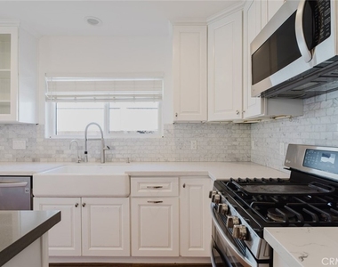 17419 Blackhawk Street - Photo Thumbnail 19