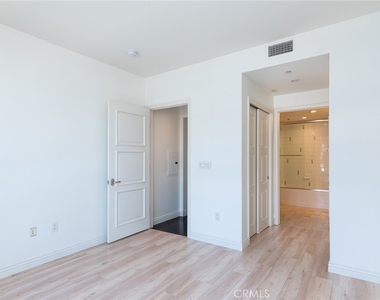 268 Caruso Avenue - Photo Thumbnail 32