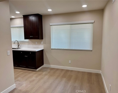 357 N Vermont Avenue - Photo Thumbnail 8