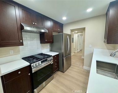 357 N Vermont Avenue - Photo Thumbnail 2