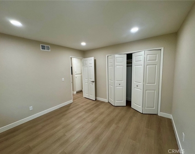 357 N Vermont Avenue - Photo Thumbnail 5