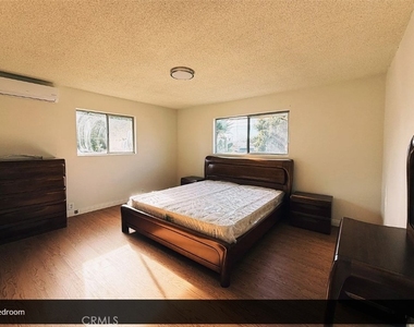 1554 3rd - Photo Thumbnail 2