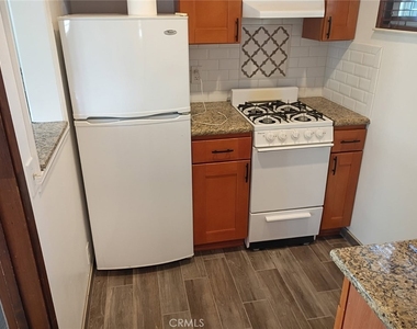 947 E Cypress Avenue - Photo Thumbnail 17