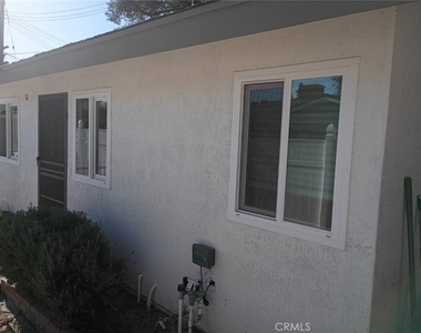 947 E Cypress Avenue - Photo Thumbnail 4