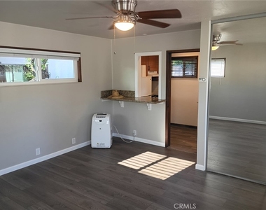 947 E Cypress Avenue - Photo Thumbnail 9