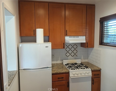 947 E Cypress Avenue - Photo Thumbnail 16