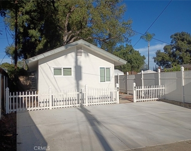 947 E Cypress Avenue - Photo Thumbnail 1