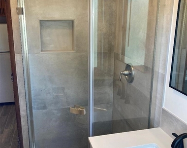 947 E Cypress Avenue - Photo Thumbnail 11