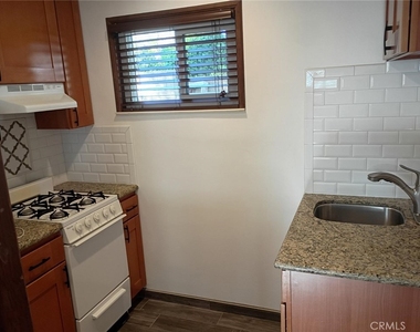 947 E Cypress Avenue - Photo Thumbnail 18