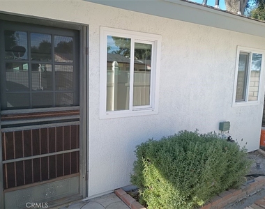 947 E Cypress Avenue - Photo Thumbnail 5