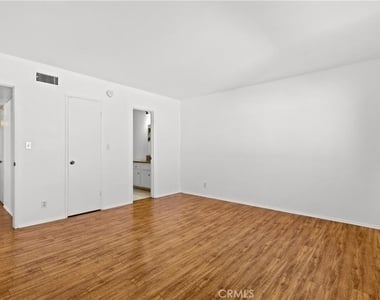 5400 Newcastle - Photo Thumbnail 11