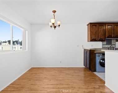 5400 Newcastle - Photo Thumbnail 6