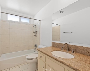 5400 Newcastle - Photo Thumbnail 14