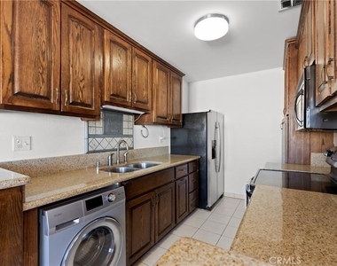 5400 Newcastle - Photo Thumbnail 8