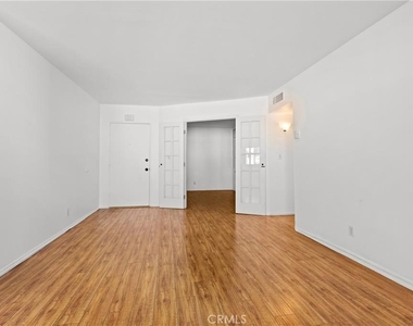 5400 Newcastle - Photo Thumbnail 3