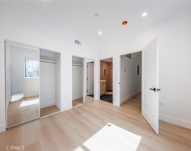 1065 S Corning Street - Photo Thumbnail 25