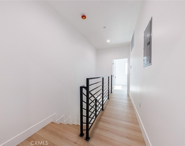 1065 S Corning Street - Photo Thumbnail 18
