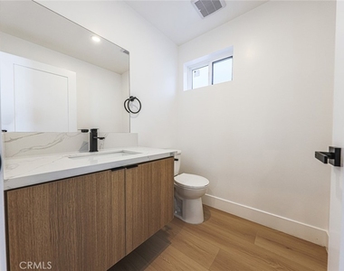 1237 N Orange Drive - Photo Thumbnail 21