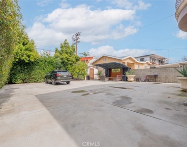 4441 Alumni Avenue - Photo Thumbnail 24
