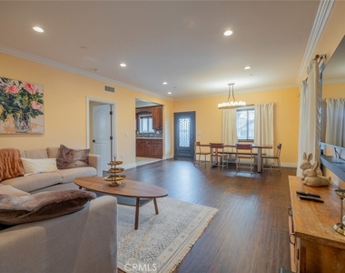 4441 Alumni Avenue - Photo Thumbnail 7