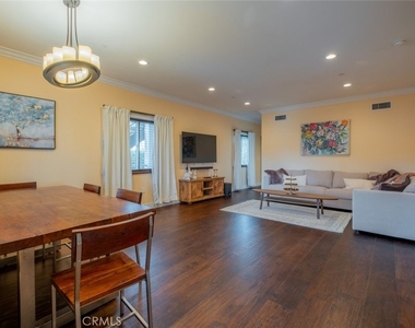 4441 Alumni Avenue - Photo Thumbnail 6