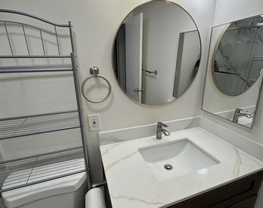 1241 Homestead Ave - Photo Thumbnail 8