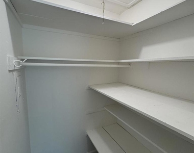 1241 Homestead Ave - Photo Thumbnail 14