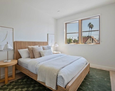 6320 Garvanza Avenue - Photo Thumbnail 2
