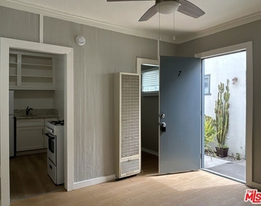 27 Eastwind Street - Photo Thumbnail 5