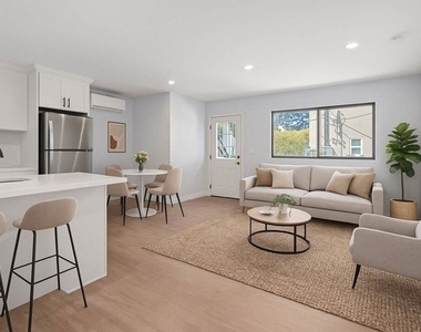 1518 1/4 Stearns Drive - Photo Thumbnail 23