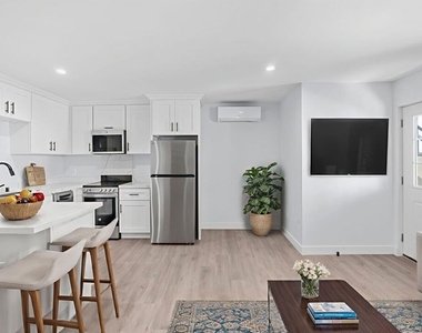 1518 1/4 Stearns Drive - Photo Thumbnail 20