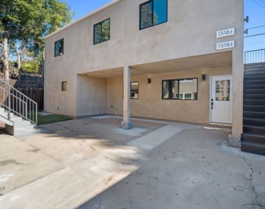 1518 1/4 Stearns Drive - Photo Thumbnail 21