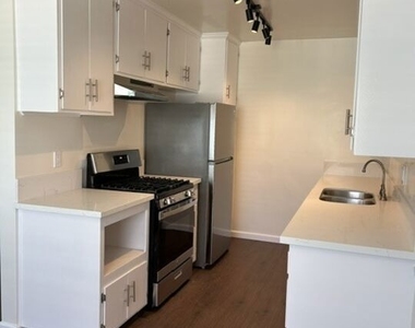 346 S Van Ness Avenue - Photo Thumbnail 8