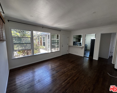 2115 Ocean Park Boulevard - Photo Thumbnail 4