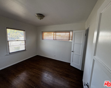 2115 Ocean Park Boulevard - Photo Thumbnail 11
