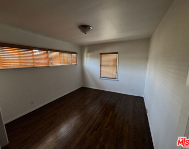 2115 Ocean Park Boulevard - Photo Thumbnail 8
