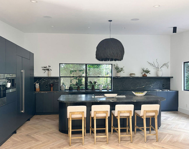 1541 Rising Glen Road - Photo Thumbnail 6