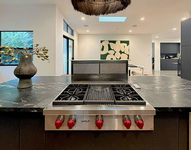 1541 Rising Glen Road - Photo Thumbnail 8