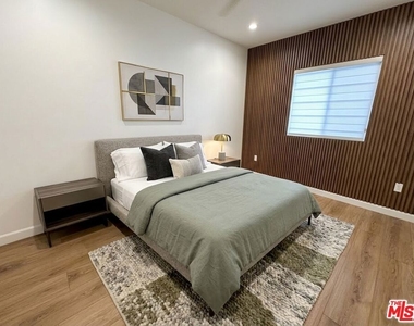 816 1/2 N Mccadden Place - Photo Thumbnail 9