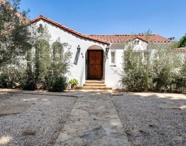 816 1/2 N Mccadden Place - Photo Thumbnail 16