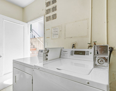 1044 9th Street - Photo Thumbnail 14