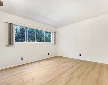 1044 9th Street - Photo Thumbnail 6
