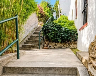 6853 Alta Loma Terrace - Photo Thumbnail 12