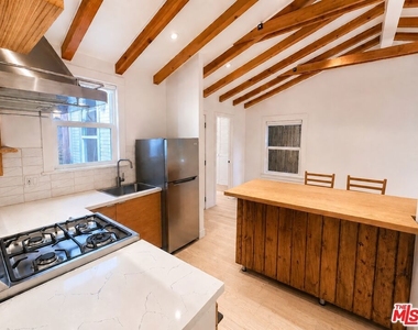 6853 Alta Loma Terrace - Photo Thumbnail 2