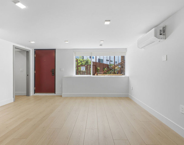 12425 Texas Avenue - Photo Thumbnail 6