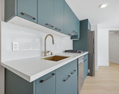 12425 Texas Avenue - Photo Thumbnail 5