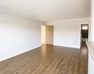 1030 N Orange Grove Avenue - Photo Thumbnail 1