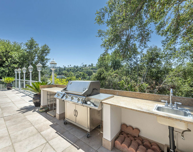 16379 Meadowridge Road - Photo Thumbnail 34