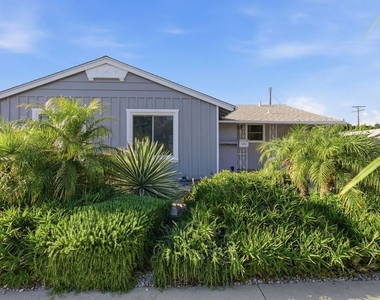 14141 Gault Street - Photo Thumbnail 26