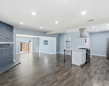 14141 Gault Street - Photo Thumbnail 2